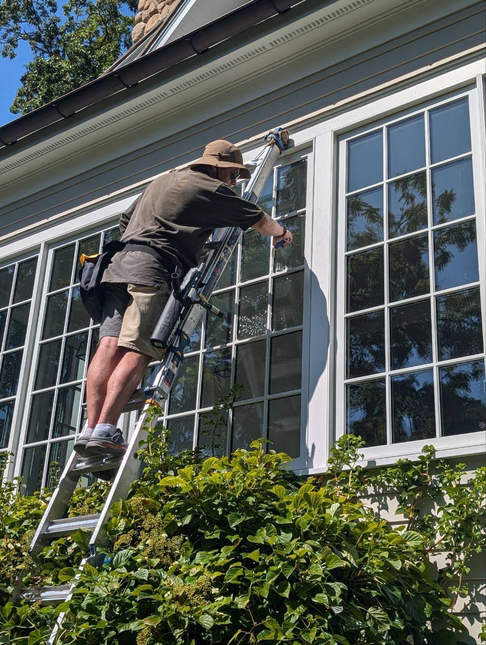 Emergency NYC window cleaning team in action - same day service guaranteed